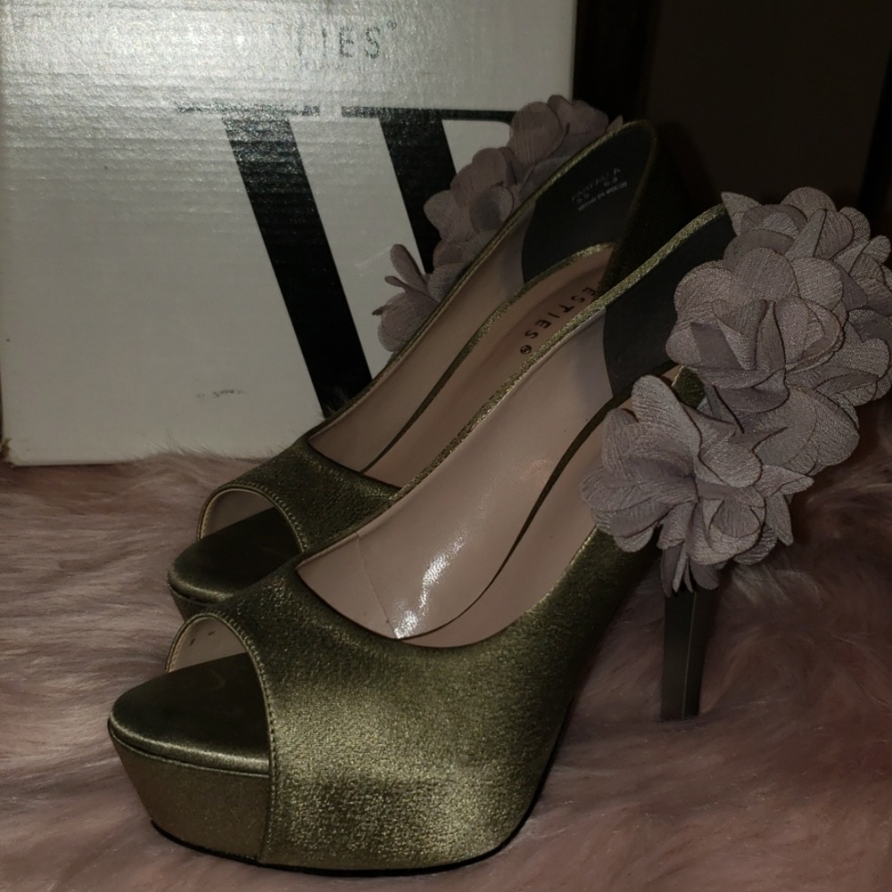 Westies Peep Toe Pump Heel - Grey